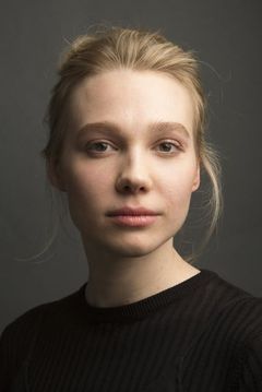 Marina Vasilyeva interpreta Katya