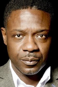 Nicholas Beveney interpreta Gunboat 1 Officer