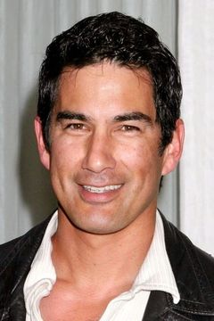 Randy Vasquez interpreta Bell Hop