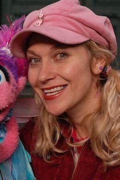 Leslie Carrara-Rudolph interpreta Additional Muppet Performer (voice)