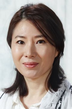 Hwang Young-hee interpreta Ah-jeong's relative