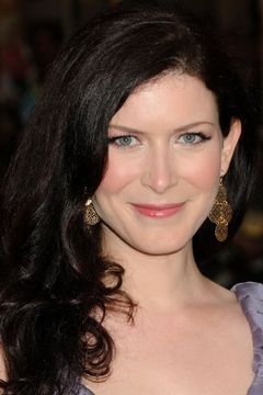 Lauren Maher interpreta Scarlett