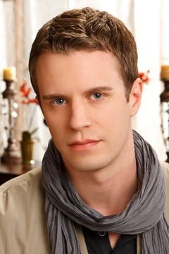 Luke Mably interpreta Prince Edvard