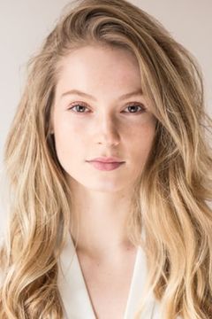 Hannah Dodd interpreta Thea Raphael