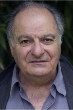 Armen Godel interpreta Doctor