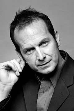 Denis O'Hare interpreta Duke Monahan