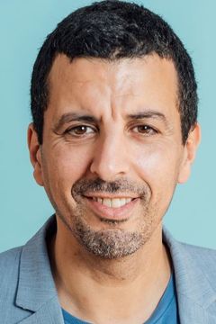 Samir Guesmi interpreta L'inspecteur de la DDASS