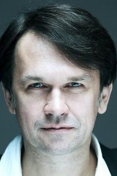 Martin May interpreta Fähnrich Ullmann