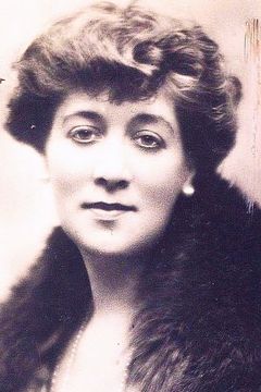 Winifred Harris interpreta Englishwoman (uncredited)