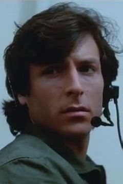 Robert Jaffe interpreta Bob Allen