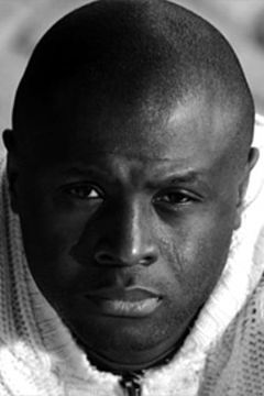 Ibrahima Keita interpreta Waked's henchman