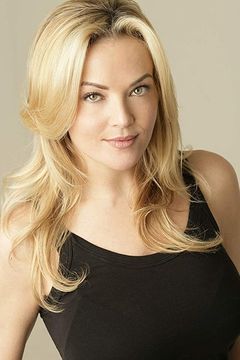 Brandy Ledford interpreta Dawn Masterson