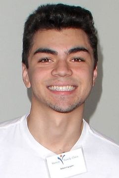 Adam Irigoyen interpreta Deuce Martinez