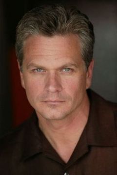 James Goodwin interpreta Nick Roberts