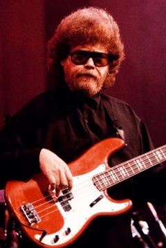 Donald'Duck' Dunn interpreta Donald'Duck' Dunn