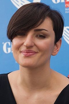 Arisa interpreta partoriente