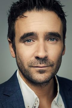Allan Hawco interpreta Peter Etty