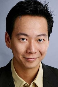 Rick Tae interpreta Megaphone Officer