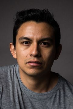 José Salof interpreta Julian Villares