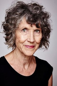 Chrissie Page interpreta Sister Bernadette