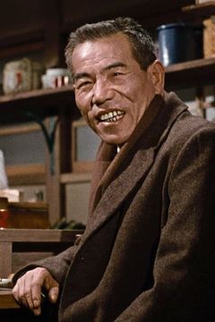 Eijirō Tōno interpreta Sanpei Numata