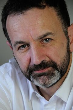 David Bertrand interpreta French Captain