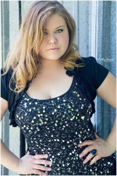 Chelsea D. interpreta Featured extra