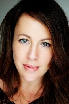 Sacha Horler interpreta Strix Struma (voice)