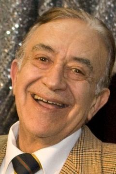 Tuccio Musumeci interpreta Father of Saverio