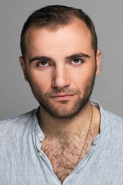 Maxim Stoyanov interpreta Buyer