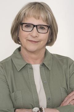 Deborah White interpreta Katie's Mom