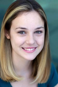 Sarah Giles interpreta Zoe