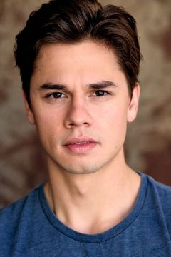 Nikolai Soroko interpreta Rex