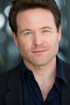 Henry Nixon interpreta Andrew Payne