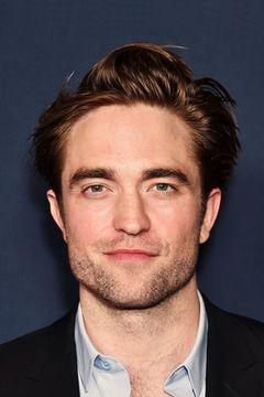Robert Pattinson interpreta Officer Mandel
