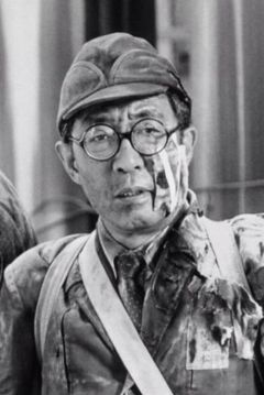 Kazuo Kitamura interpreta Foreign Minister Yosuke Matsuoka