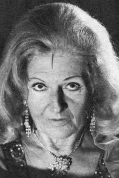 Lella Cattaneo interpreta Casinò Player (uncredited)