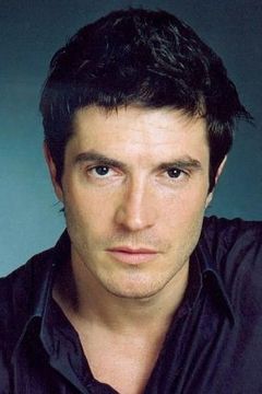 Elric Covarel Garcia interpreta Chef Etienne GIGN