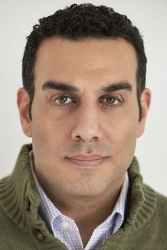 Michael Elian interpreta Security Guard