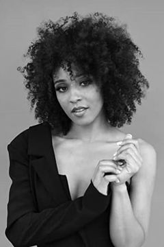 Yasmin Harrison interpreta Ensemble Performer
