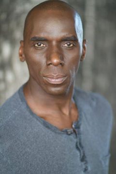 Everton Lawrence interpreta Deputy Hayes