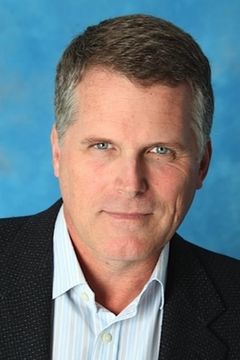 Robert Newman interpreta Kirk Cranston