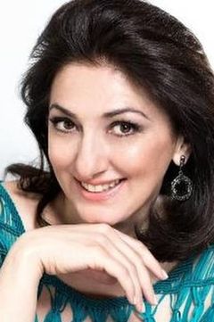 Karine Babajanyan interpreta Floria Tosca