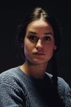 Constance Gay interpreta Margot's replacement