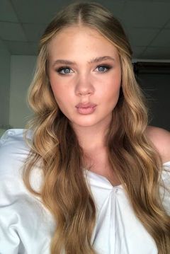 Alesya Guzko interpreta Nastya