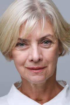 Diana Kent interpreta Harriet Cathcart