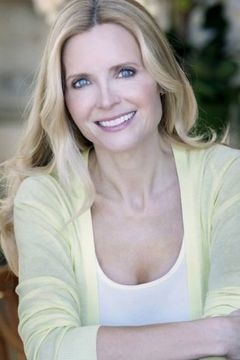 Elizabeth Gast interpreta Sharon Gale