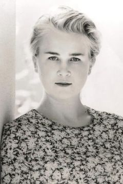 Penelope Sudrow interpreta Jennifer Caulfield