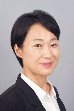 Jo Hyeon-im interpreta News Panel