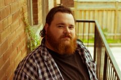 K. Trevor Wilson interpreta Beefy Guy #2